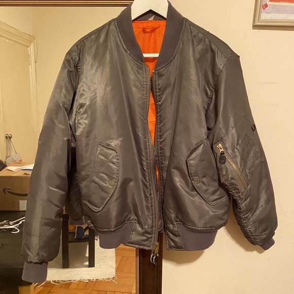 A real bomber, super warm - Picture 1 of 2